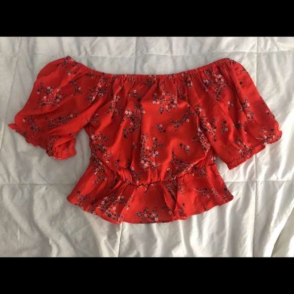 Beautiful summery top from Princess polly!! - Picture 2 of 3